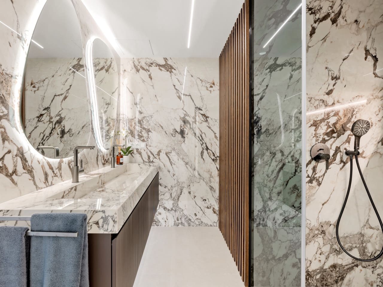 Apartamento de 3 habitaciones en Los Monteros en venta con piscina garaje - 2.450.000 € (Ref: 9772596)