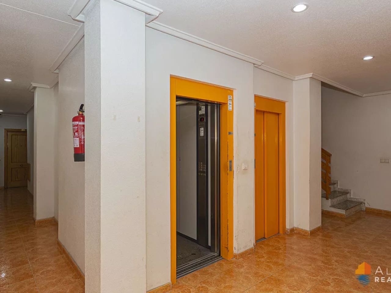 2 slaapkamer Appartement te koop in Torrevieja met zwembad - € 136.500 (Ref: 9777351)