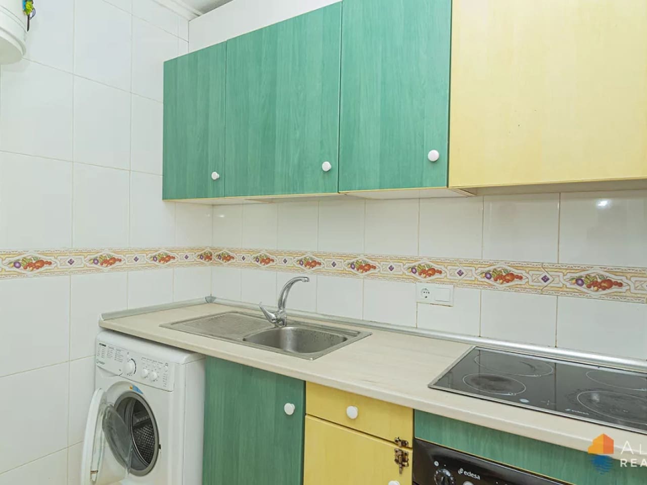 2 slaapkamer Appartement te koop in Torrevieja met zwembad - € 136.500 (Ref: 9777351)