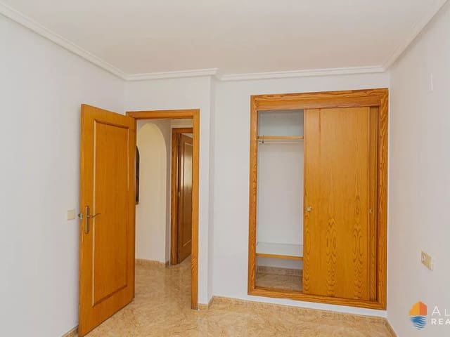 2 slaapkamer Appartement te koop in El Molino, Torrevieja met zwembad - € 136.500 (Ref: 9777351)