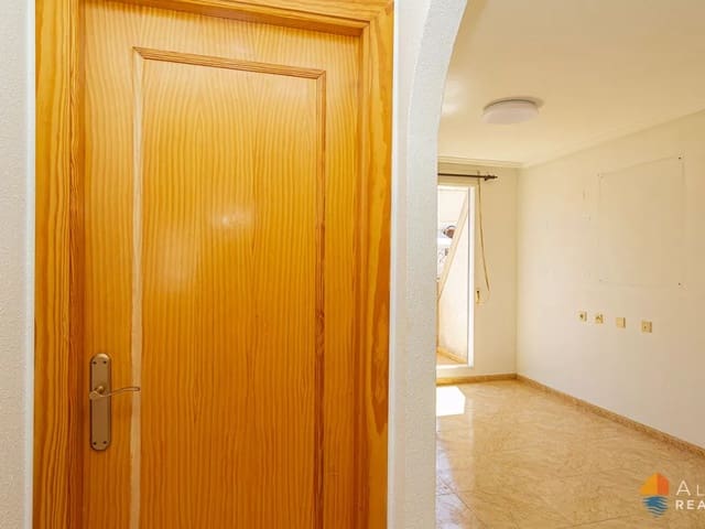 2 slaapkamer Appartement te koop in El Molino, Torrevieja met zwembad - € 136.500 (Ref: 9777351)
