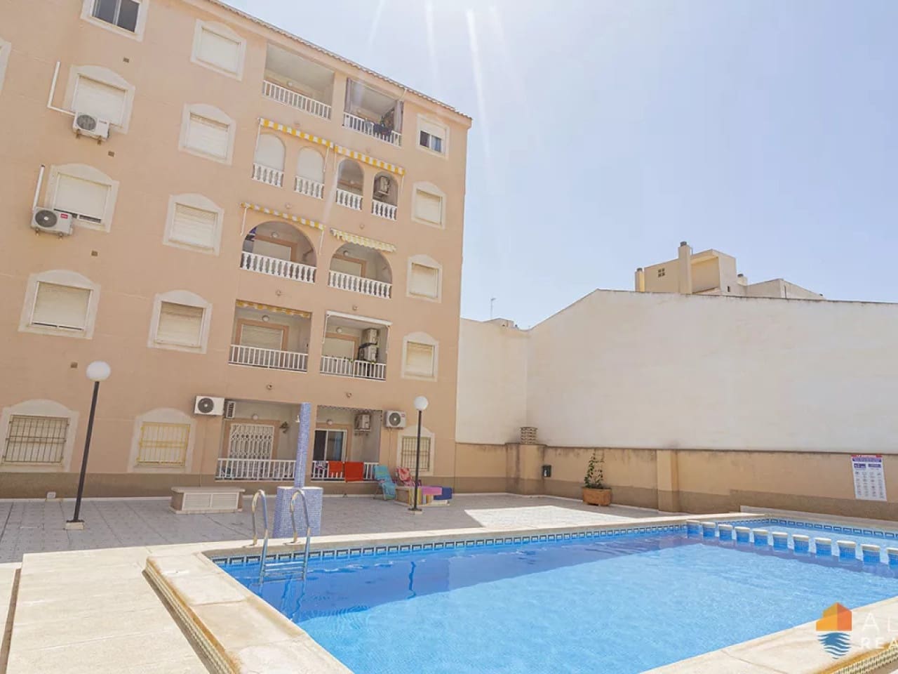 2 slaapkamer Appartement te koop in Torrevieja met zwembad - € 136.500 (Ref: 9777351)