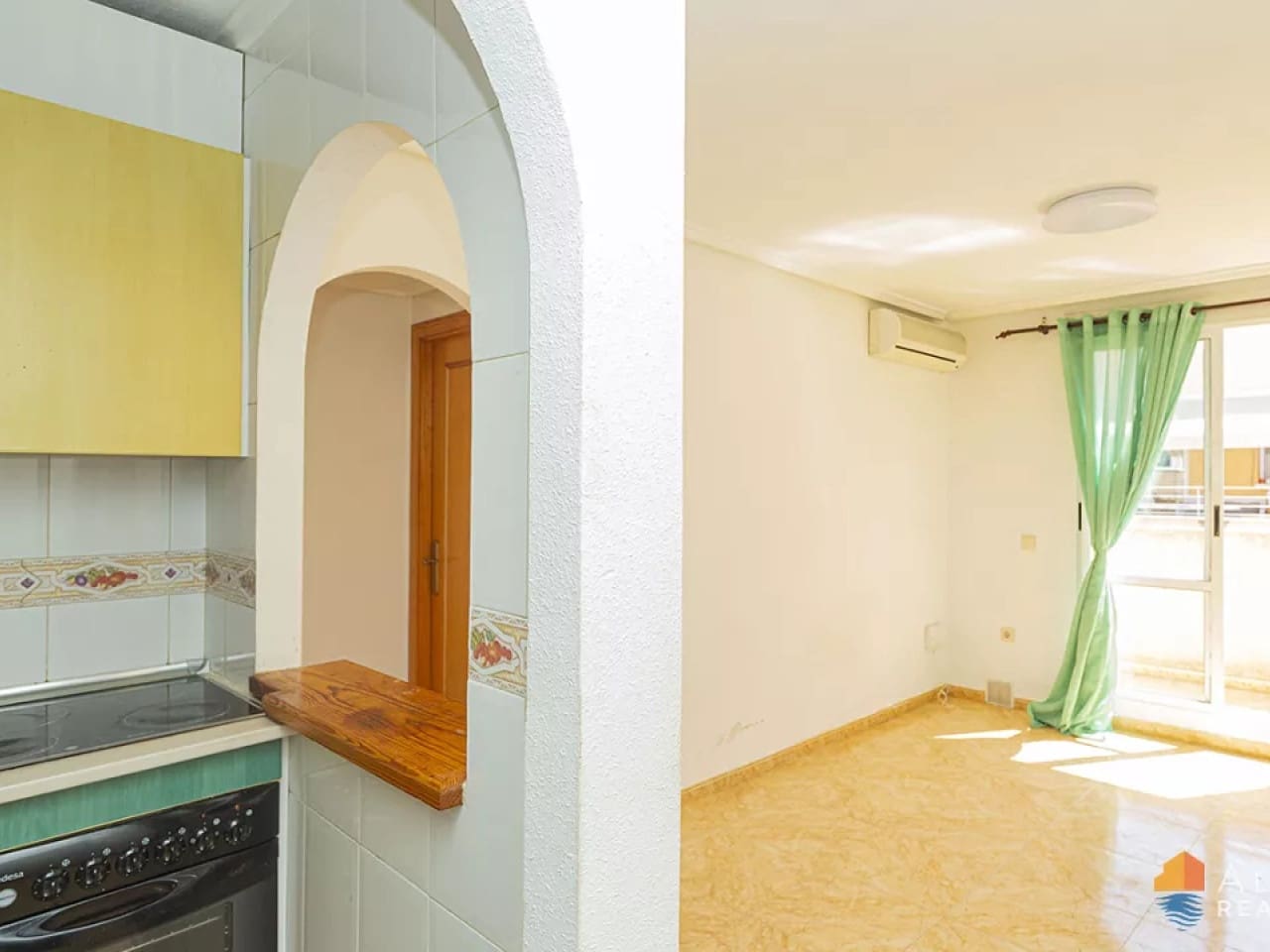 2 slaapkamer Appartement te koop in Torrevieja met zwembad - € 136.500 (Ref: 9777351)