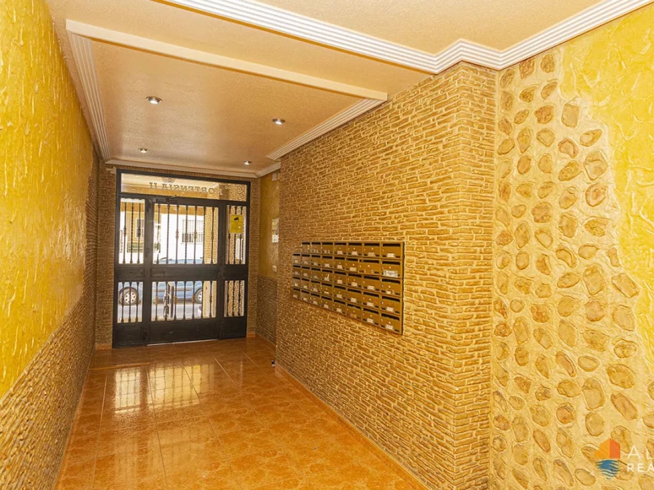 2 slaapkamer Appartement te koop in Torrevieja met zwembad - € 136.500 (Ref: 9777351)