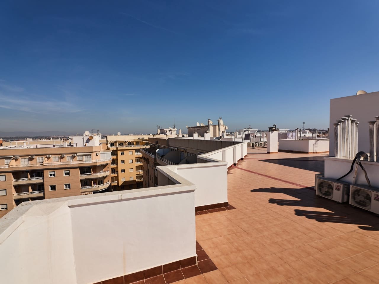 2 makuuhuone Huoneisto myytävänä paikassa Torrevieja mukana 
autotalli - 164 900 € (Ref: 9793126)