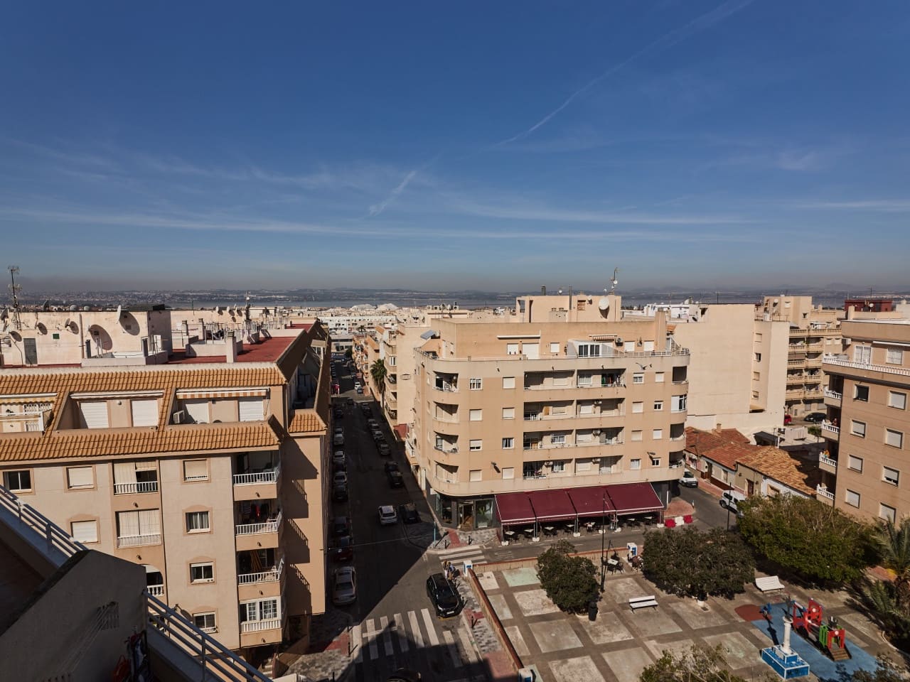 2 makuuhuone Huoneisto myytävänä paikassa Torrevieja mukana 
autotalli - 164 900 € (Ref: 9793126)