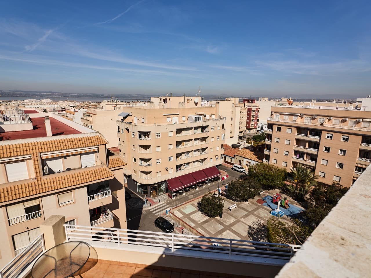 2 makuuhuone Huoneisto myytävänä paikassa Torrevieja mukana 
autotalli - 164 900 € (Ref: 9793126)