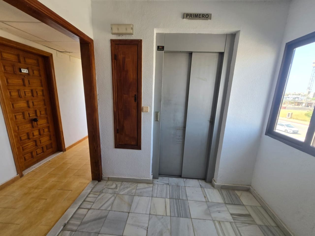 Lägenhet till salu i Torrevieja - 85 000 € (Ref: 9800043)