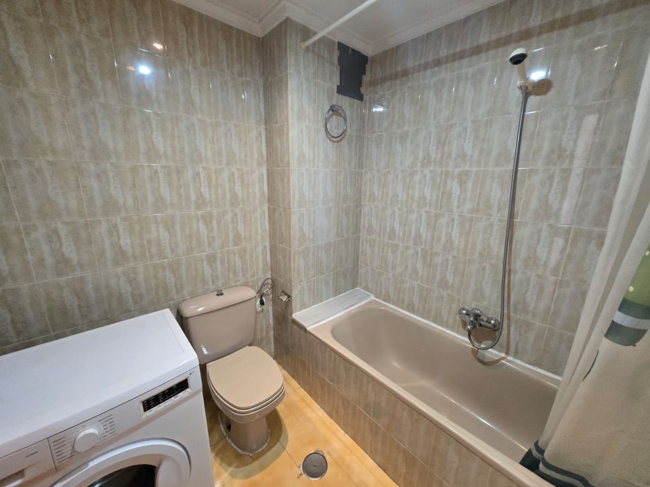 Lägenhet till salu i Torrevieja - 85 000 € (Ref: 9800043)