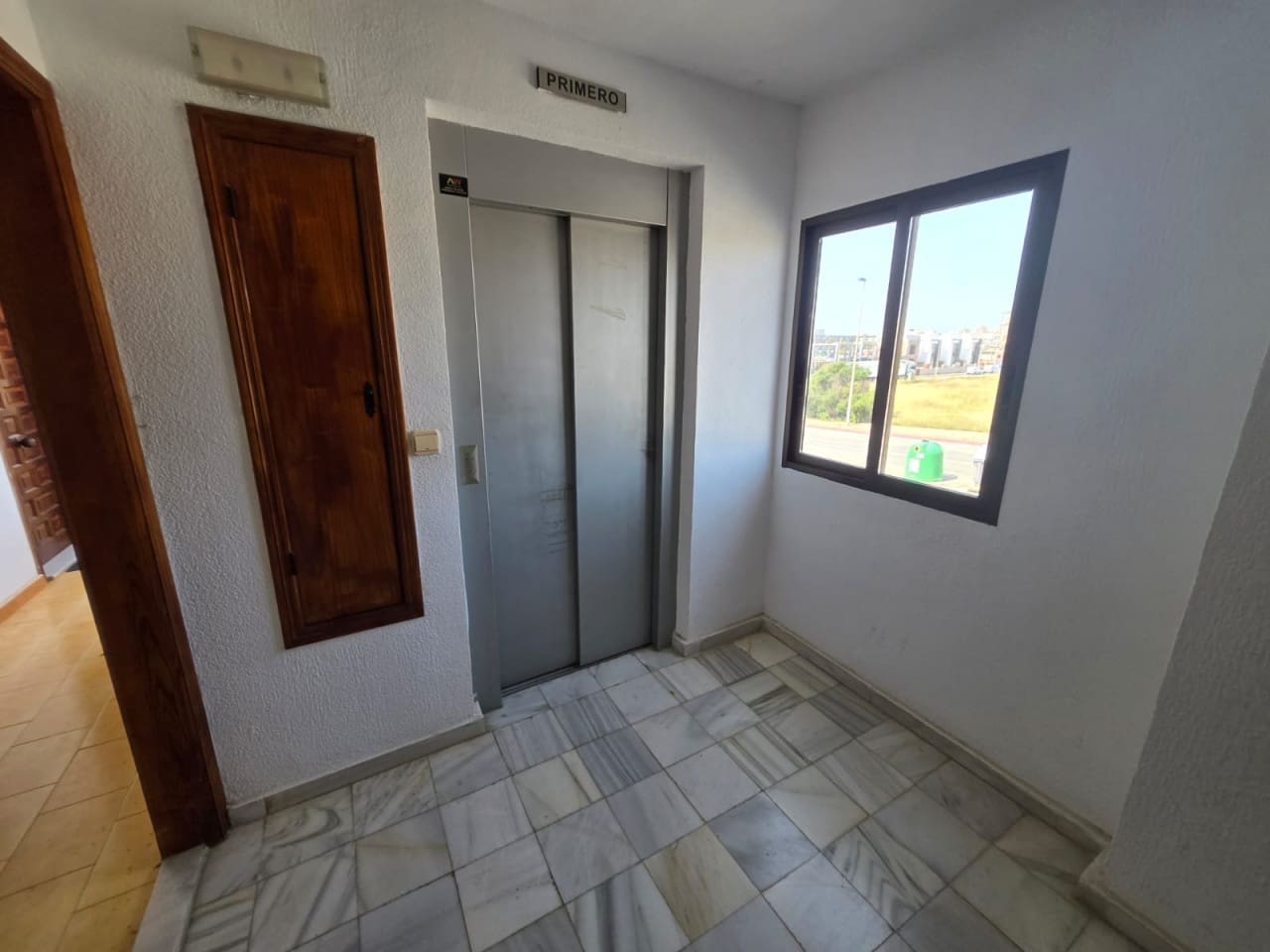 Lägenhet till salu i Torrevieja - 85 000 € (Ref: 9800043)