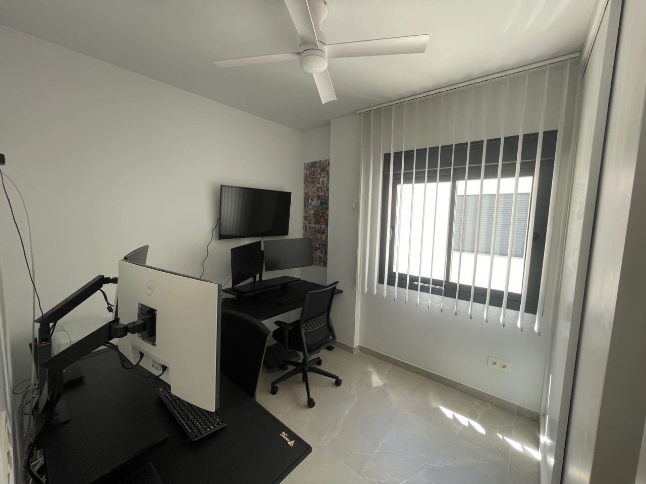 Apartamento de 3 habitaciones en Torrevieja en venta con piscina garaje - 399.000 € (Ref: 9800044)