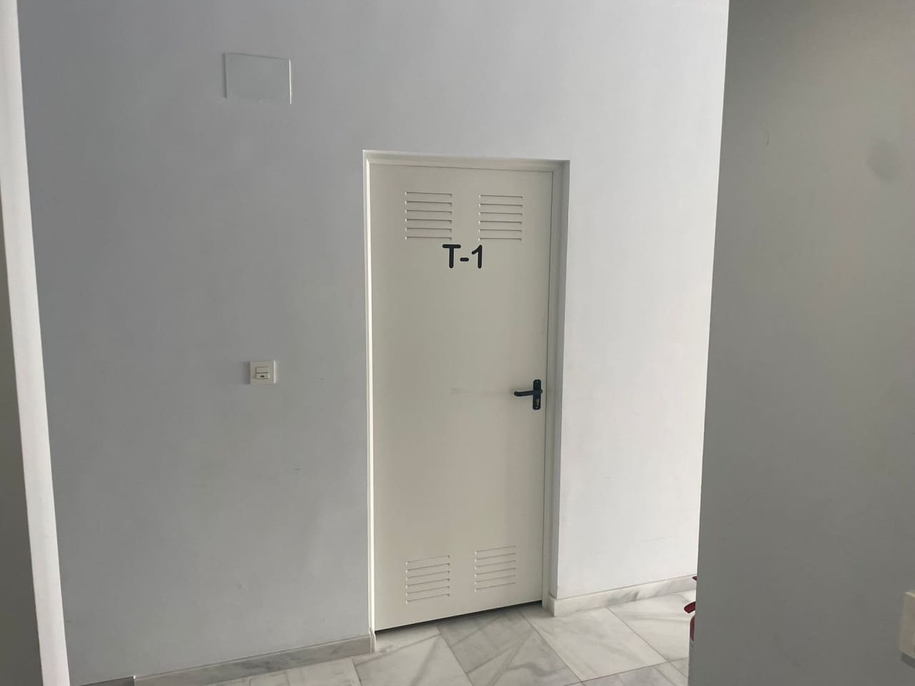 Apartamento de 3 habitaciones en Torrevieja en venta con piscina garaje - 399.000 € (Ref: 9800044)