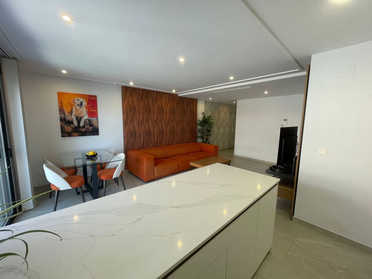 Apartamento de 3 habitaciones en Torrevieja en venta con piscina garaje - 399.000 € (Ref: 9800044)