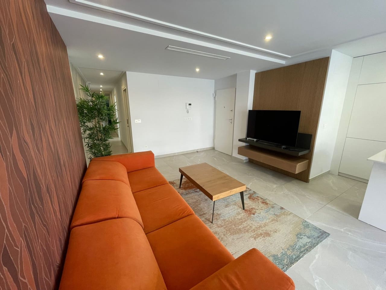 Apartamento de 3 habitaciones en Torrevieja en venta con piscina garaje - 399.000 € (Ref: 9800044)