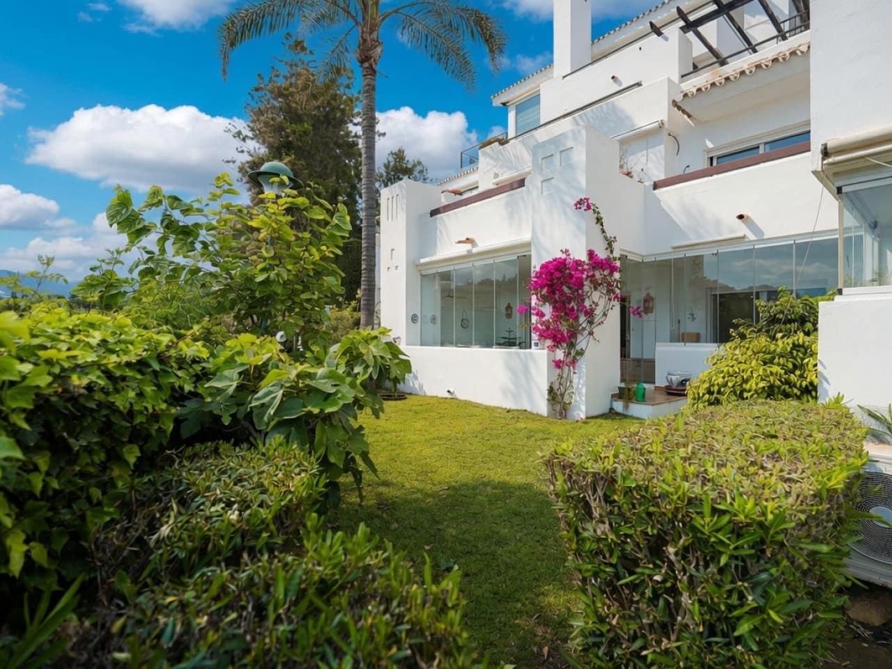 2 makuuhuone Huoneisto myytävänä paikassa Marbella mukana uima-altaan 
autotalli - 1 750 000 € (Ref: 9806744)