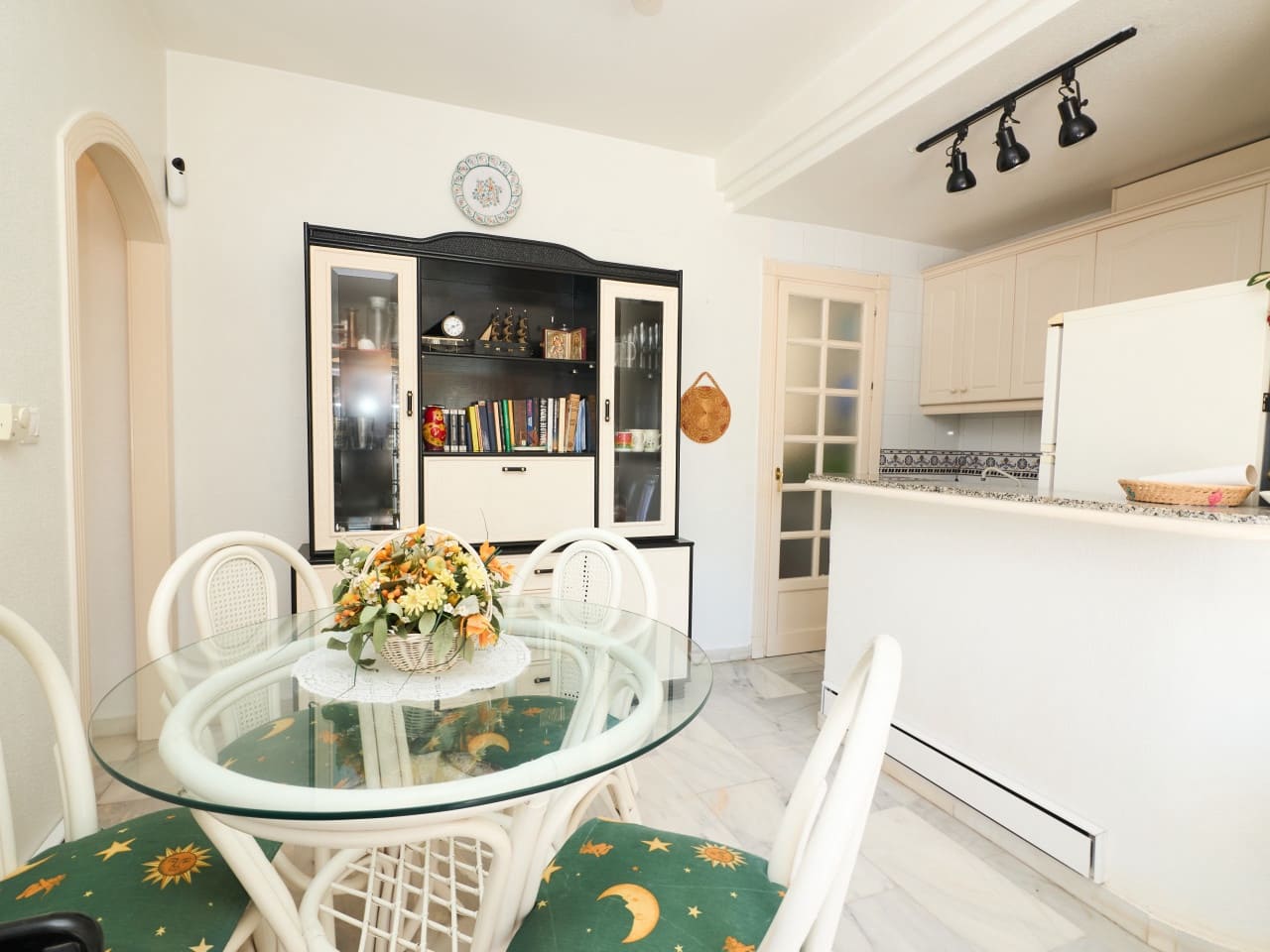 2 sovrum Lägenhet till salu i Torrevieja med pool garage - 222 260 € (Ref: 9809394)