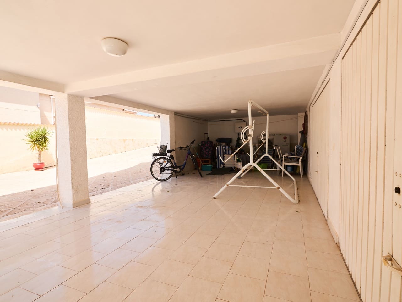 4 slaapkamer Villa te koop in Ciudad Quesada met zwembad garage - € 744.000 (Ref: 9813447)