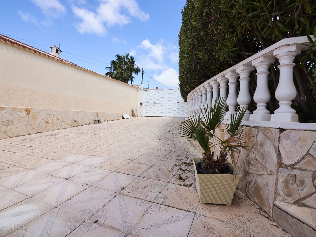 4 slaapkamer Villa te koop in Ciudad Quesada met zwembad garage - € 744.000 (Ref: 9813447)