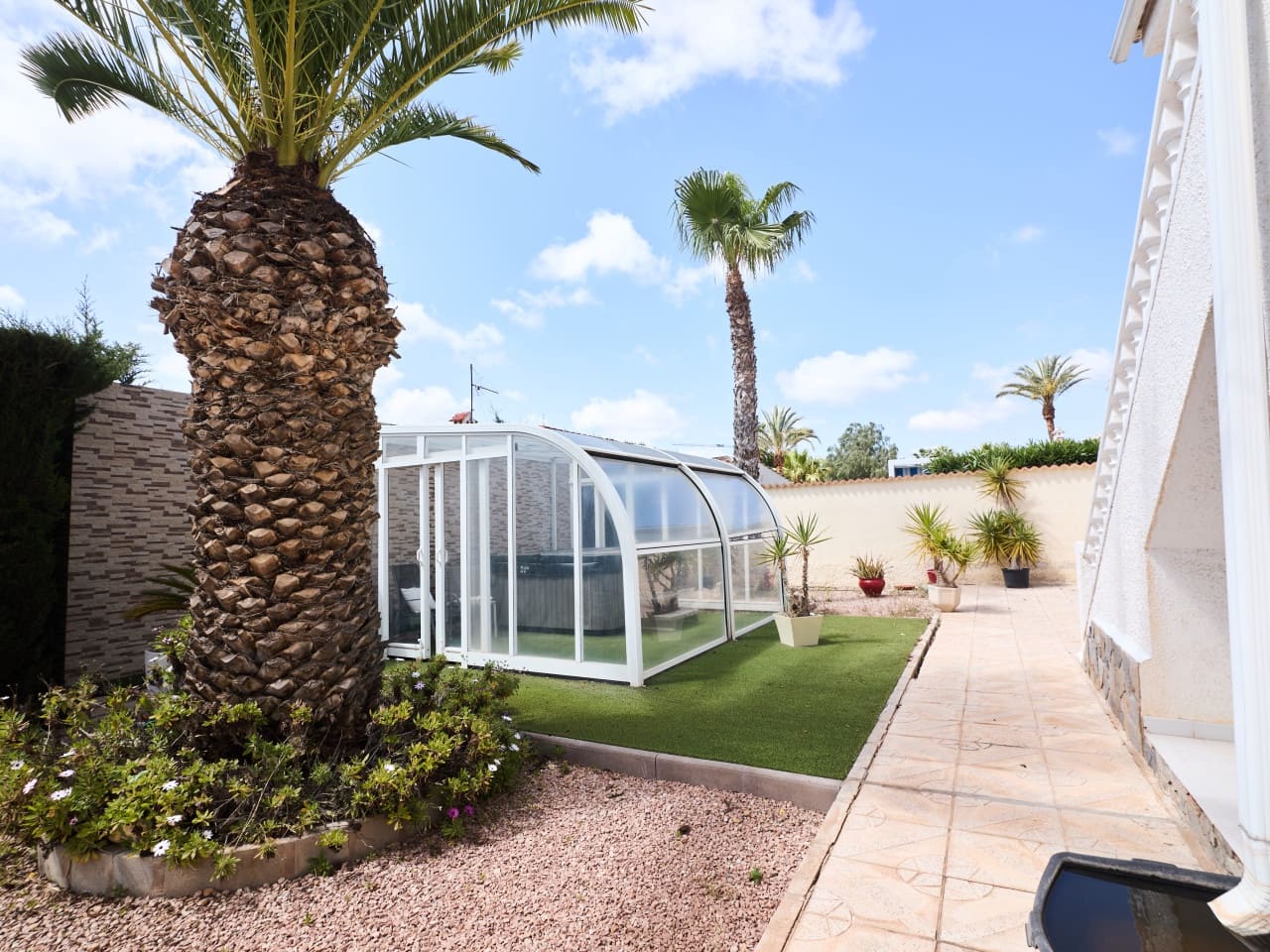 4 slaapkamer Villa te koop in Ciudad Quesada met zwembad garage - € 744.000 (Ref: 9813447)