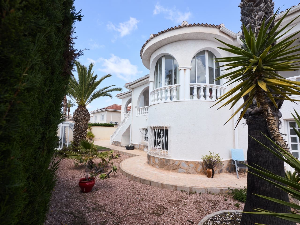 4 slaapkamer Villa te koop in Ciudad Quesada met zwembad garage - € 744.000 (Ref: 9813447)