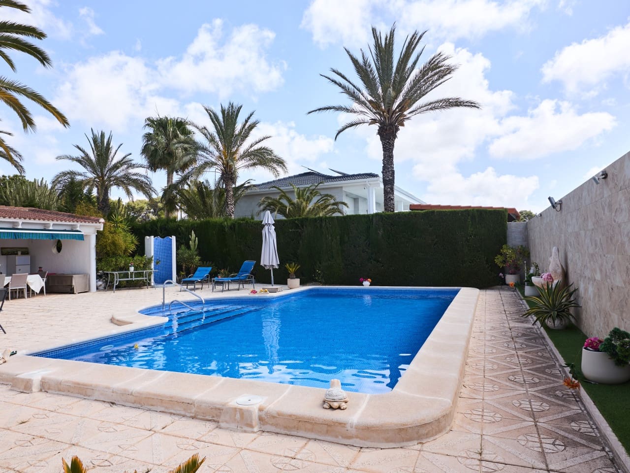4 slaapkamer Villa te koop in Ciudad Quesada met zwembad garage - € 744.000 (Ref: 9813447)