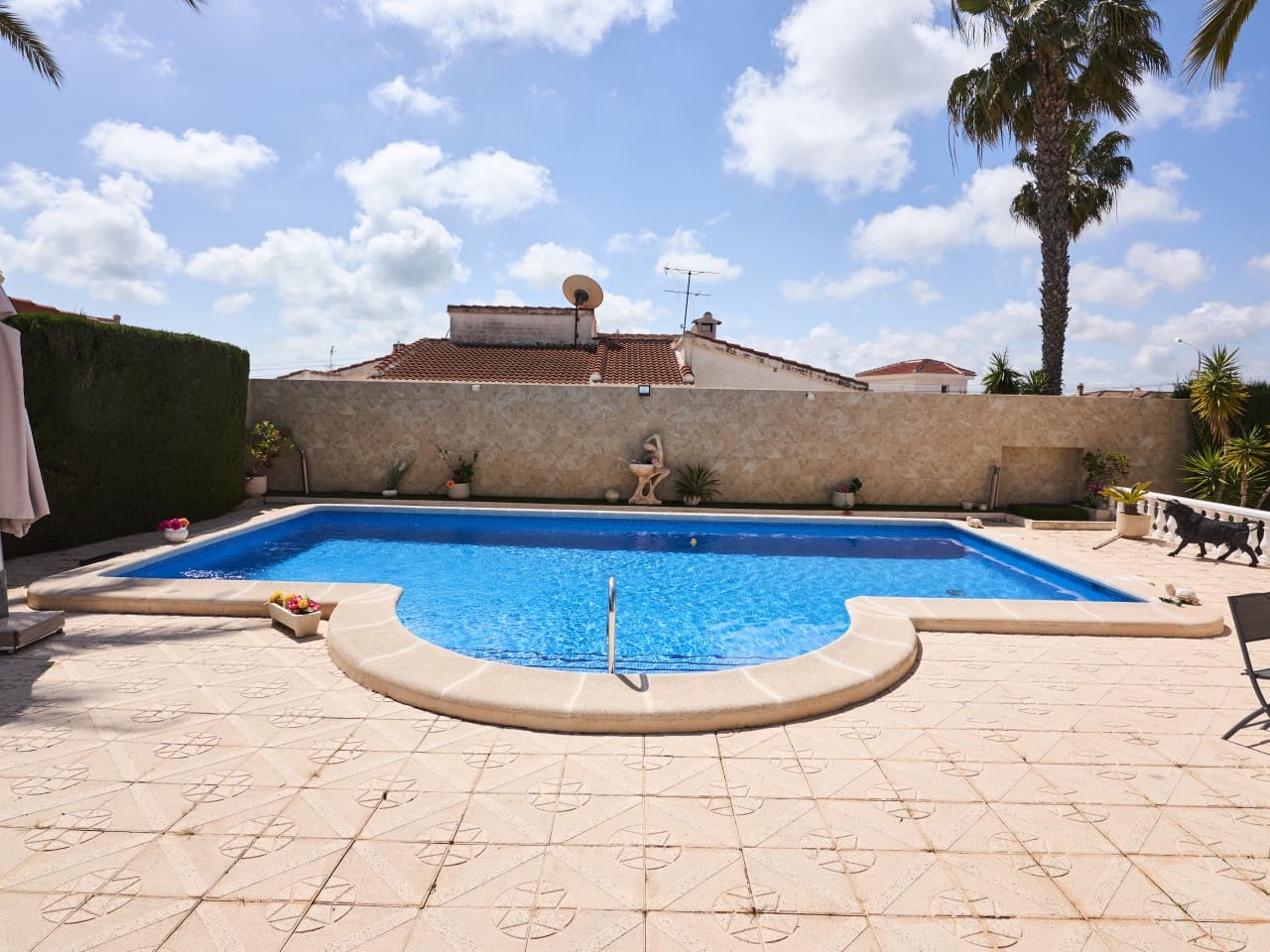 4 slaapkamer Villa te koop in Ciudad Quesada met zwembad garage - € 744.000 (Ref: 9813447)