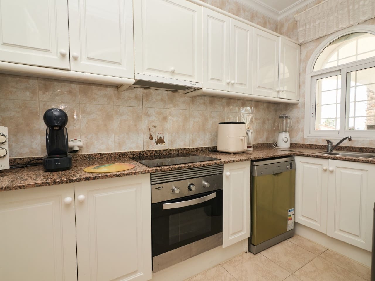 4 slaapkamer Villa te koop in Ciudad Quesada met zwembad garage - € 744.000 (Ref: 9813447)
