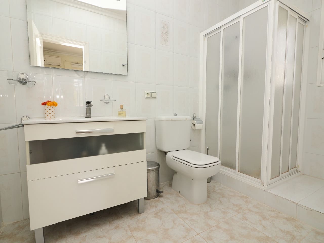 4 slaapkamer Villa te koop in Ciudad Quesada met zwembad garage - € 744.000 (Ref: 9813447)
