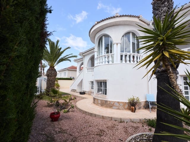4 slaapkamer Villa te koop in Ciudad Quesada, Rojales met zwembad garage - € 744.000 (Ref: 9813447)