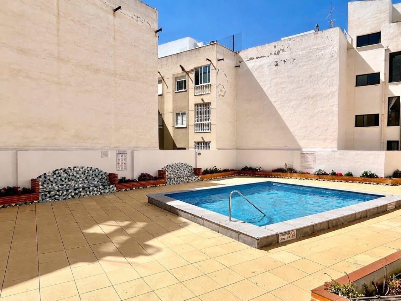 1 sovrum Lägenhet till salu i Torrevieja med pool - 159 900 € (Ref: 9815195)