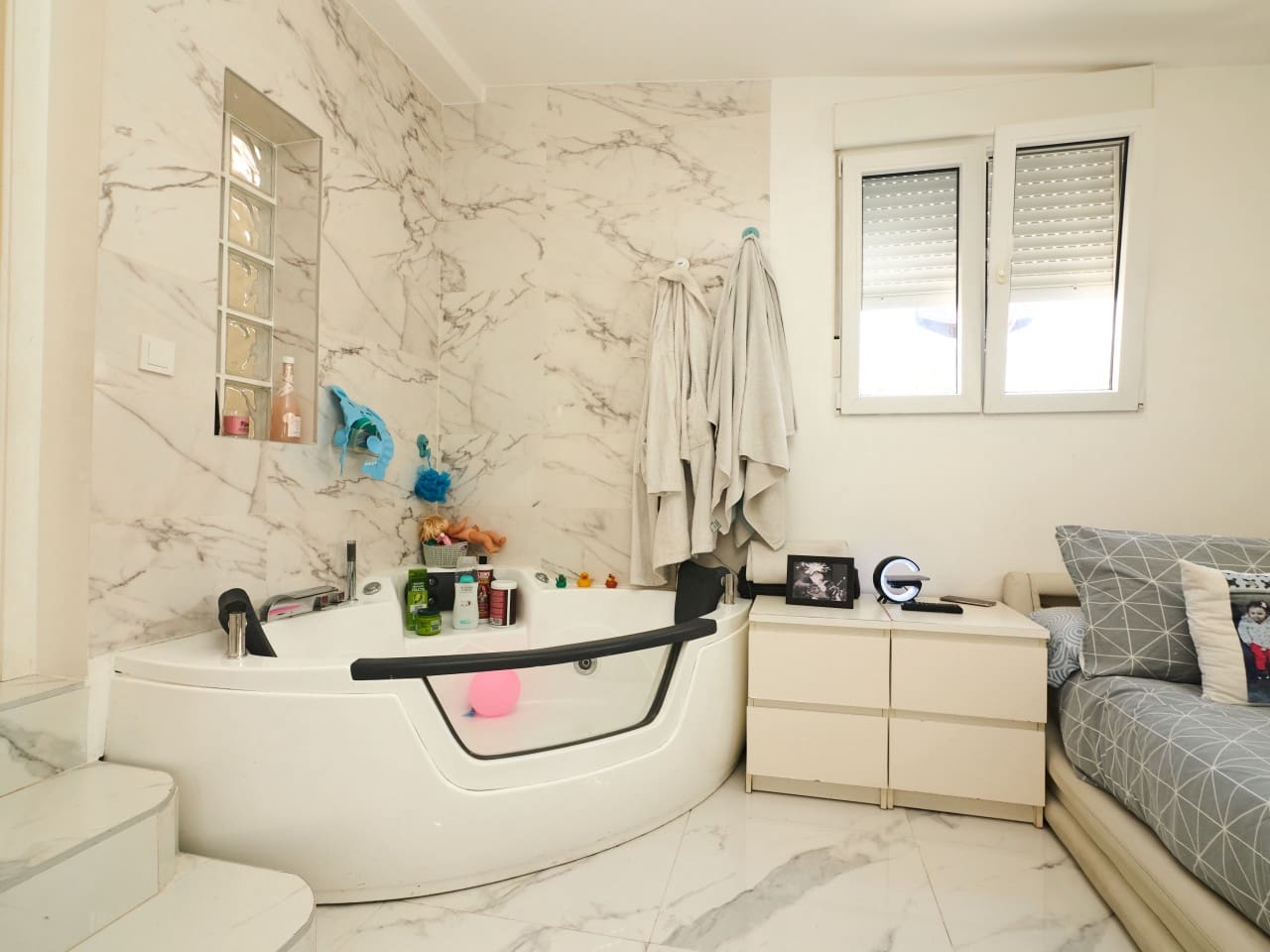 3 bedroom Villa for sale in Torrevieja with pool - € 169,000 (Ref: 9838387)