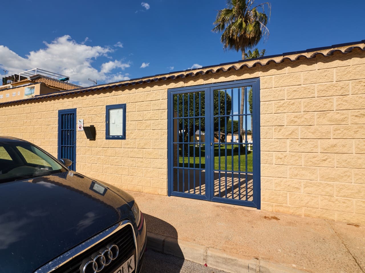 3 bedroom Villa for sale in Torrevieja with pool - € 169,000 (Ref: 9838387)