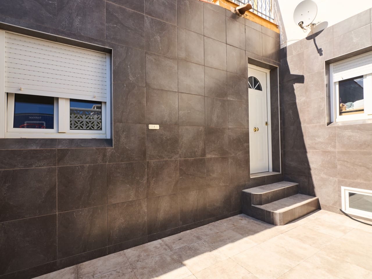 3 bedroom Villa for sale in Torrevieja with pool - € 169,000 (Ref: 9838387)