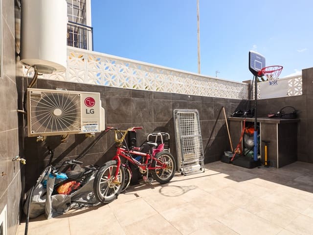 3 chambre Villa/Maison à vendre à El Chaparral - La Siesta - La Torreta, Torrevieja avec piscine - 169 000 € (Ref: 9838387)