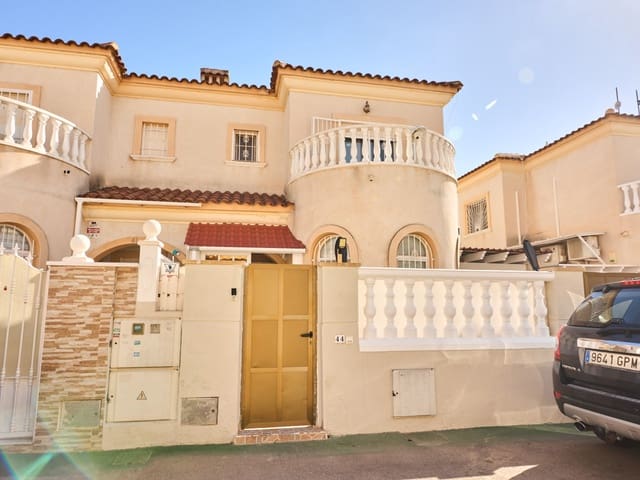 3 soveværelse Byhus til salg i Aguas Nuevas, Torrevieja med swimmingpool garage - € 185.000 (Ref: 9838388)