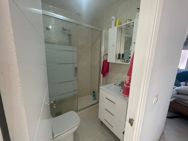 1 soveværelse Villa til salg i El Moncayo - El Pòrtic, Guardamar del Segura med swimmingpool garage - € 119.000 (Ref: 9844626)