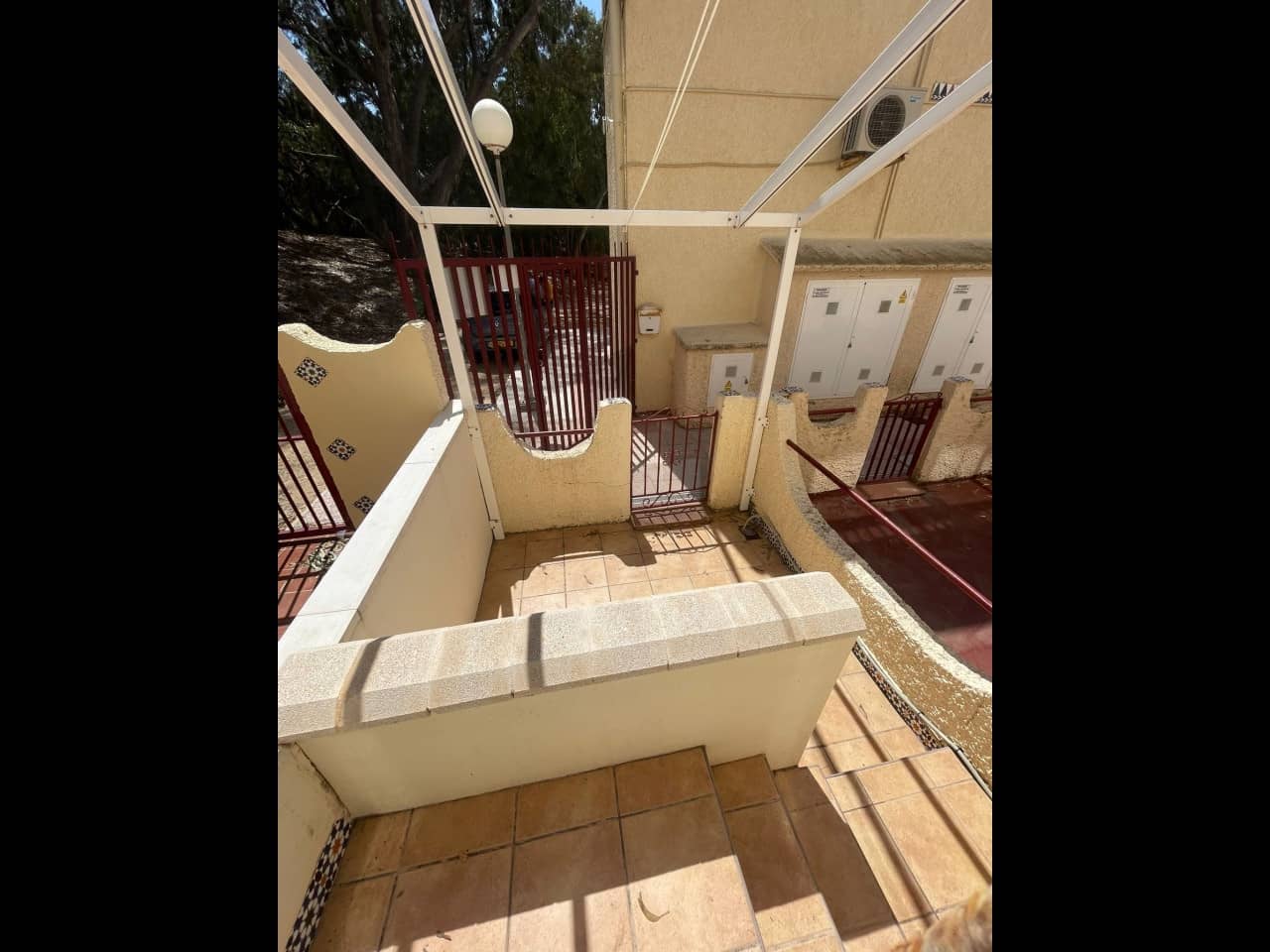 1 soveværelse Villa til salg i Guardamar del Segura med swimmingpool garage - € 119.000 (Ref: 9844626)