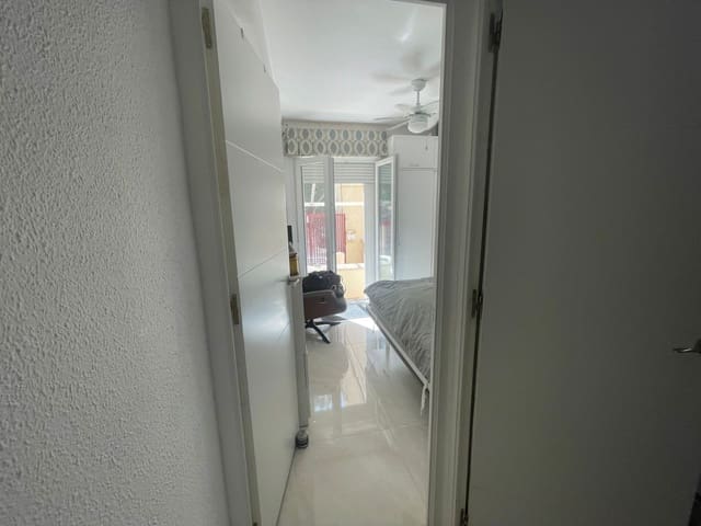 1 soveværelse Villa til salg i El Moncayo - El Pòrtic, Guardamar del Segura med swimmingpool garage - € 119.000 (Ref: 9844626)