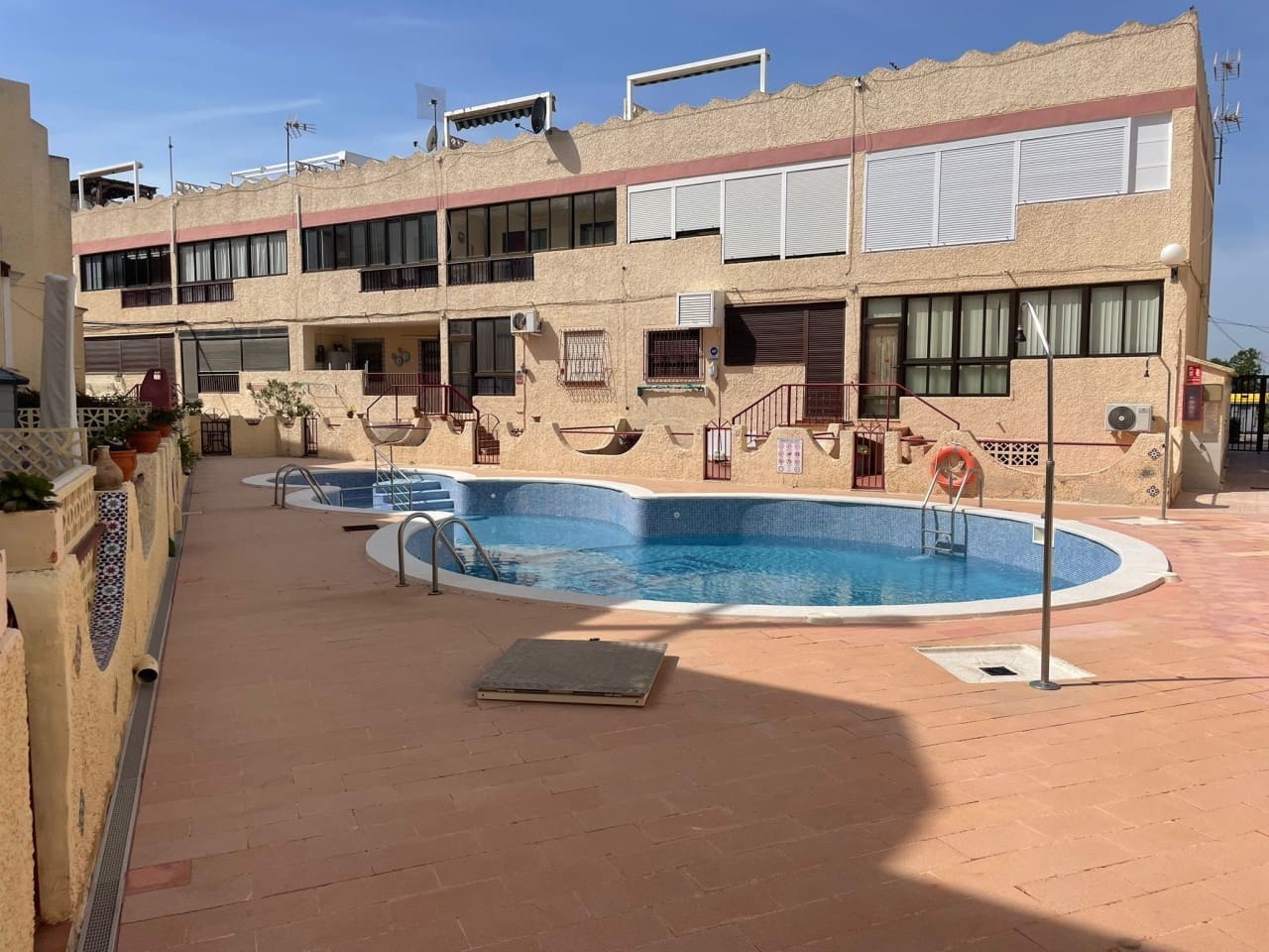 1 soveværelse Villa til salg i Guardamar del Segura med swimmingpool garage - € 119.000 (Ref: 9844626)