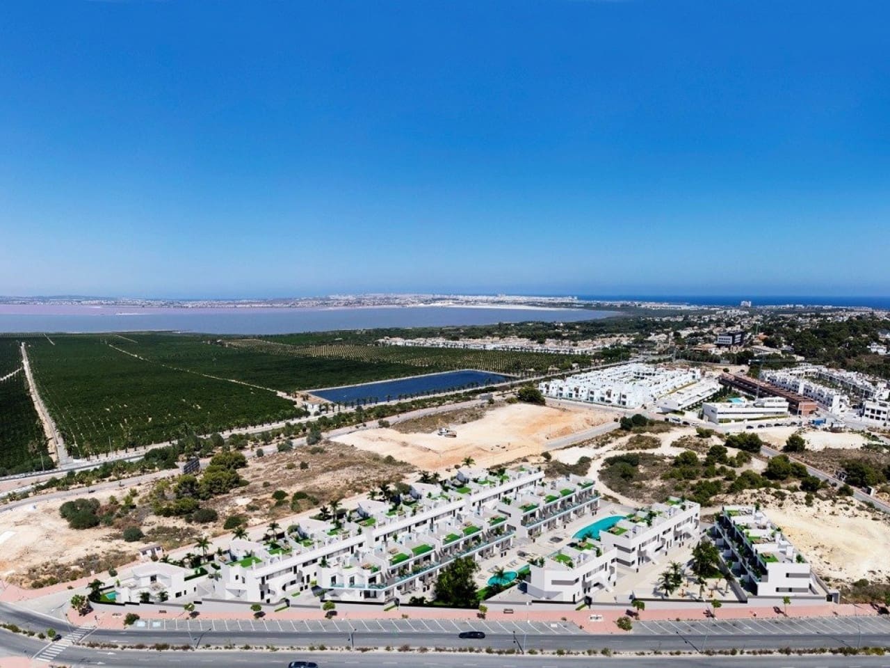 3 slaapkamer Villa te koop in Torrevieja met zwembad garage - € 539.000 (Ref: 9864743)