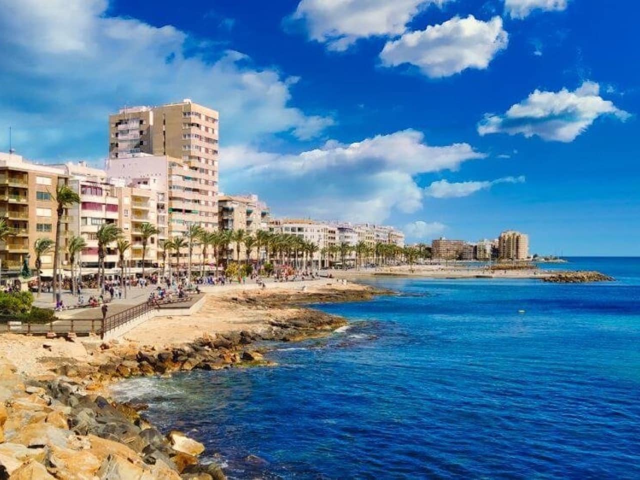 3 slaapkamer Villa te koop in Torrevieja met zwembad garage - € 539.000 (Ref: 9864743)