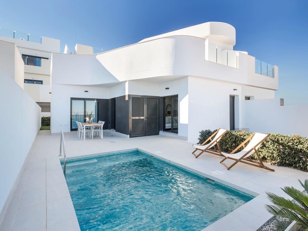 3 slaapkamer Villa te koop in Torrevieja met zwembad garage - € 539.000 (Ref: 9864743)