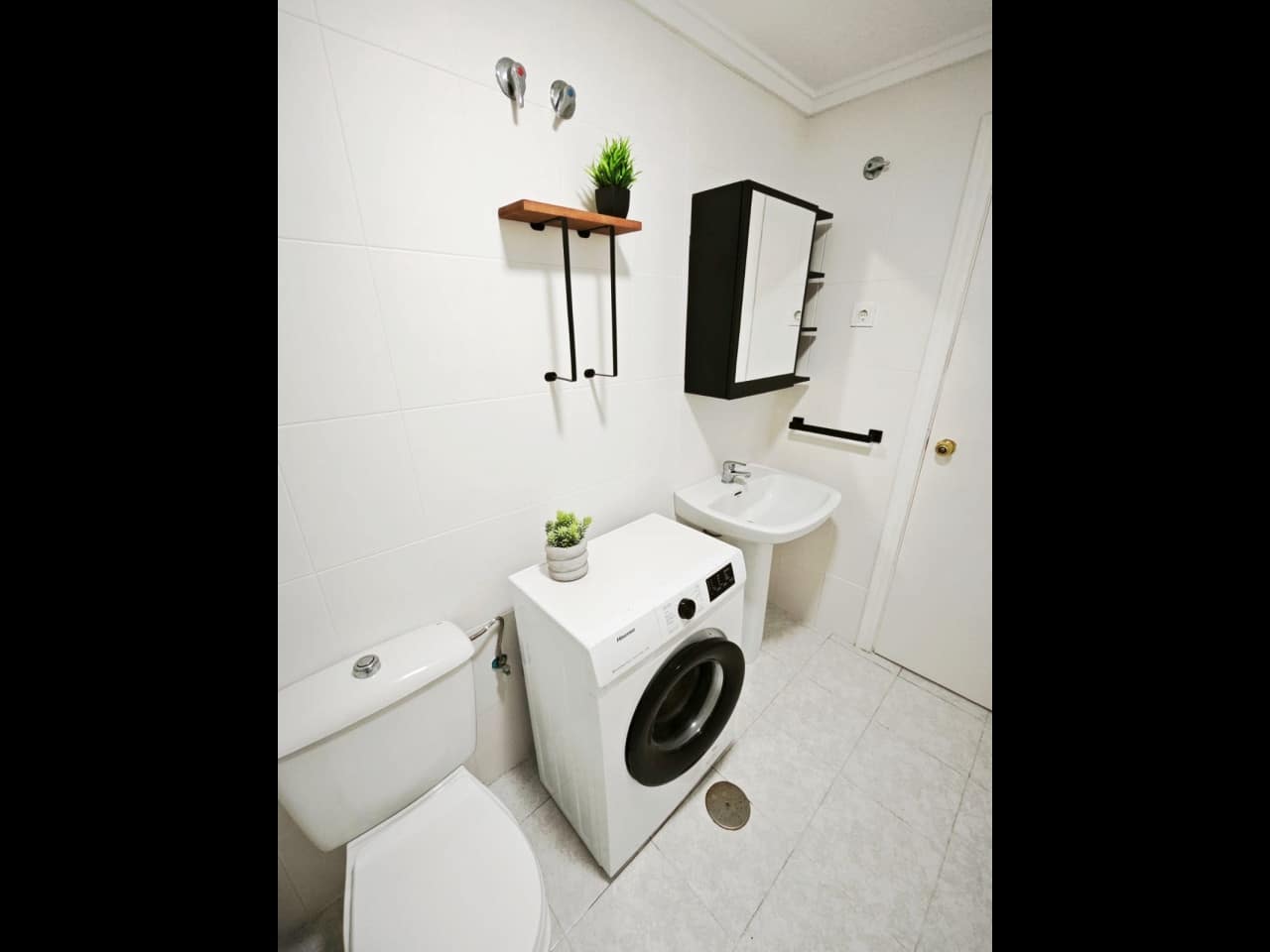 Appartement te koop in Torrevieja met zwembad - € 90.000 (Ref: 9866245)