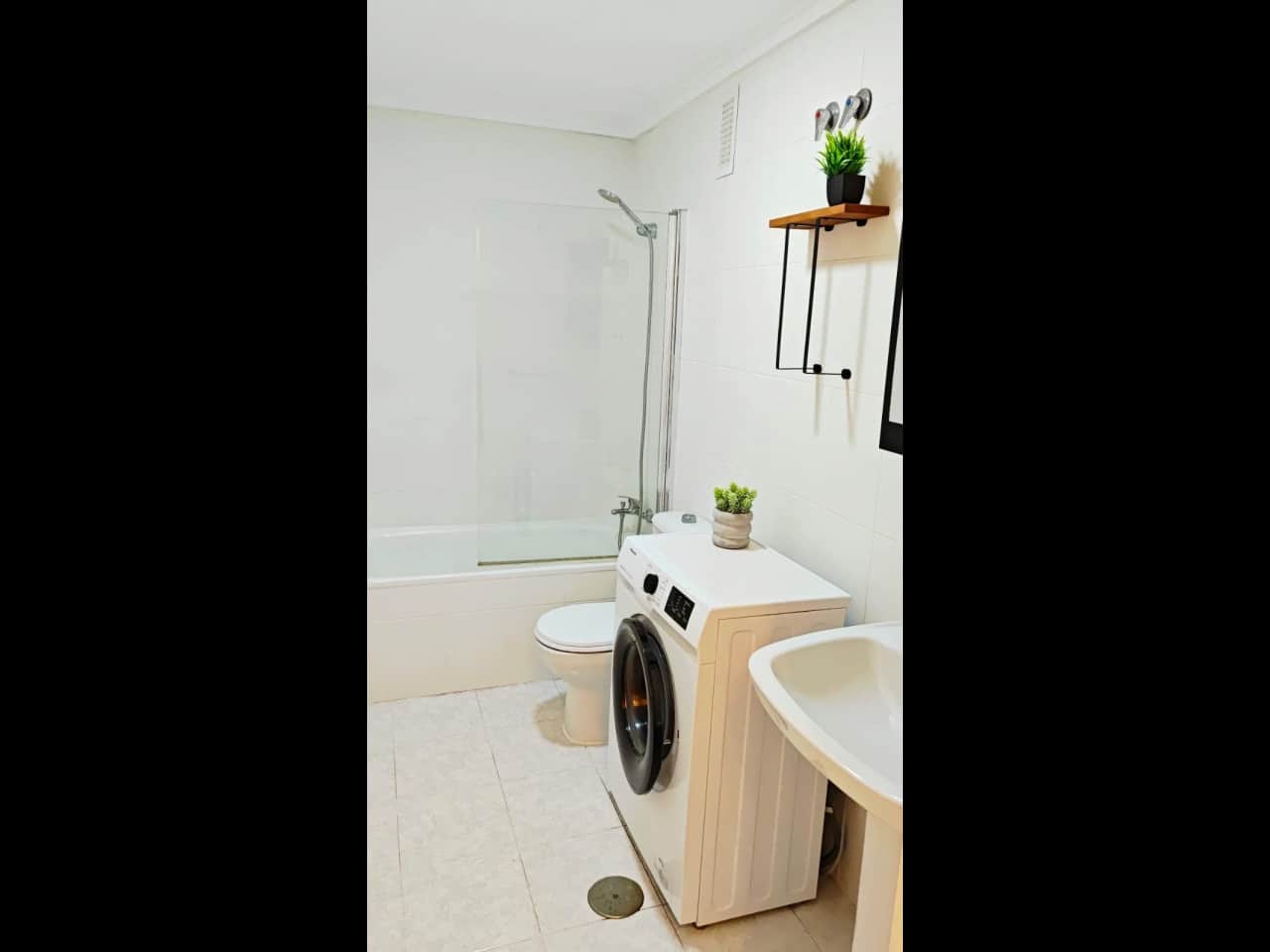 Appartement te koop in Torrevieja met zwembad - € 90.000 (Ref: 9866245)