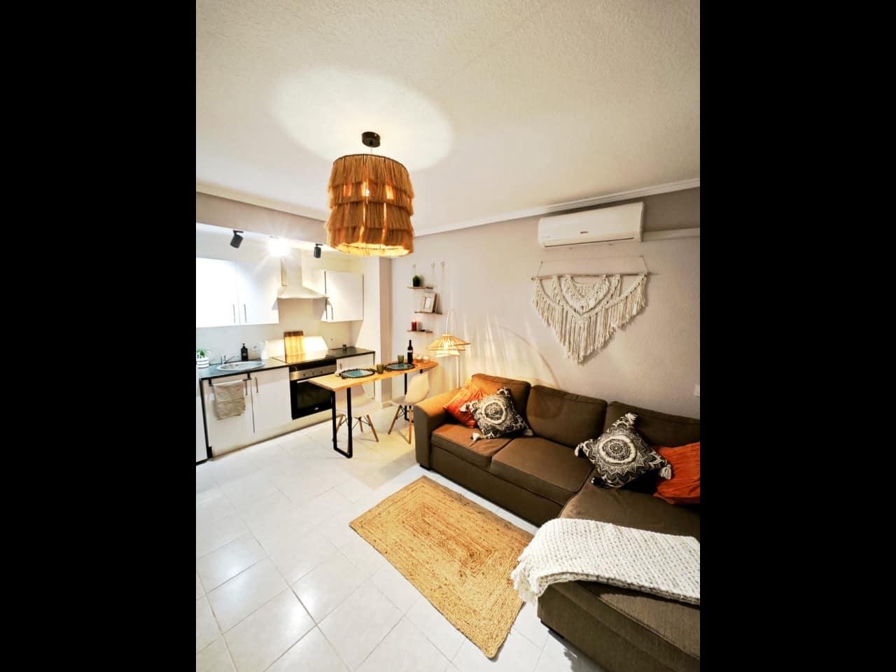 Appartement te koop in Torrevieja met zwembad - € 90.000 (Ref: 9866245)