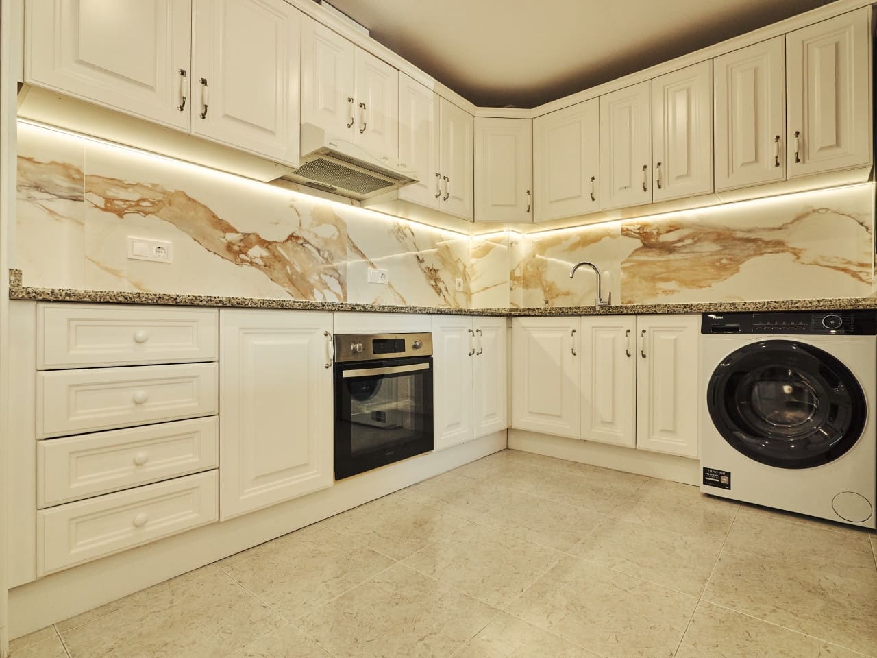 2 bedroom Apartment for sale in Villamartin with pool - € 220,000 (Ref: 9872099)