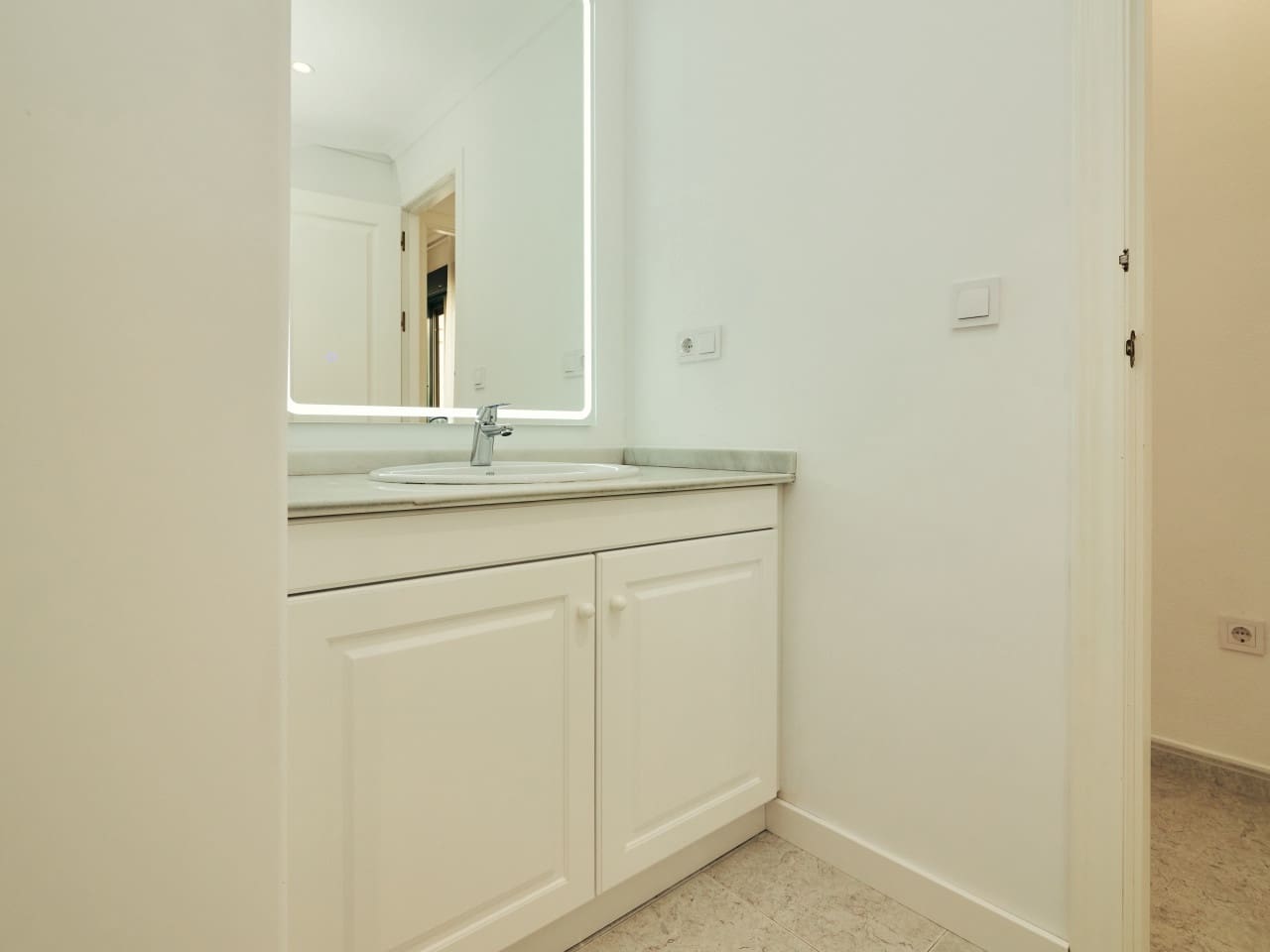 2 bedroom Apartment for sale in Villamartin with pool - € 220,000 (Ref: 9872099)