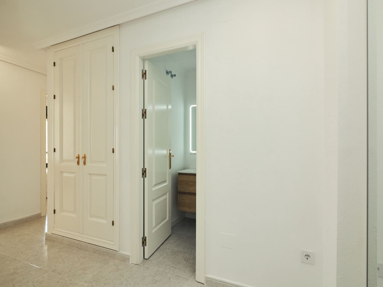 2 bedroom Apartment for sale in Villamartin with pool - € 220,000 (Ref: 9872099)