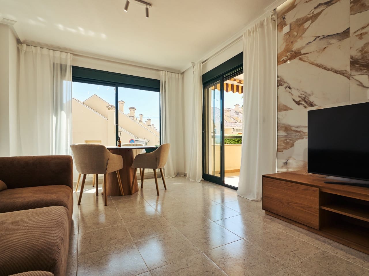 2 bedroom Apartment for sale in Villamartin with pool - € 220,000 (Ref: 9872099)