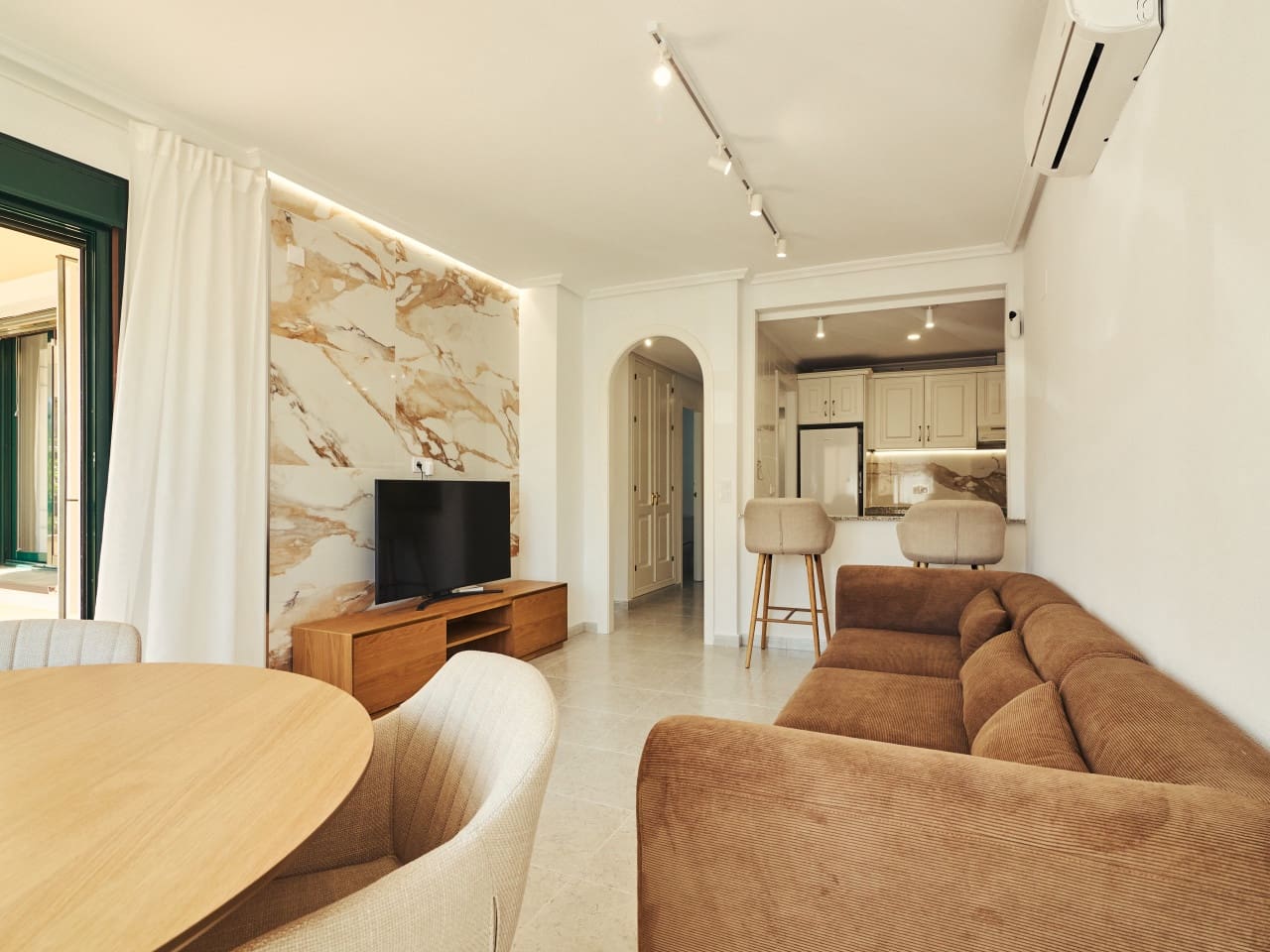 2 bedroom Apartment for sale in Villamartin with pool - € 220,000 (Ref: 9872099)